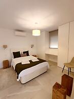 2 Terraces Flat River and Marina View