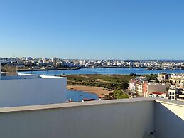 2 Terraces Flat River and Marina View