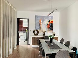 Modern Flat Near Lisbon