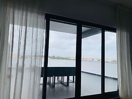 Modern Flat Near Lisbon