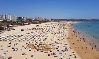 Rocha Prime Center Garage Flat