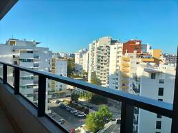 Rocha Prime Center Garage Flat