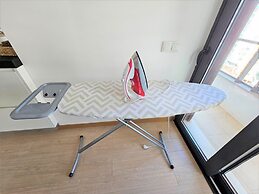 Rocha Prime Center Garage Flat