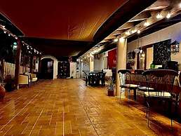 Porches Private Pool Villa 17 Guests