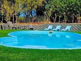 Porches Private Pool Villa 17 Guests