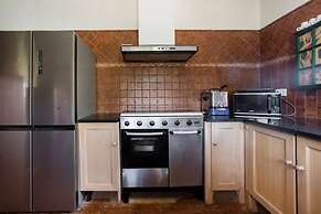 Porches Private Pool Villa 17 Guests