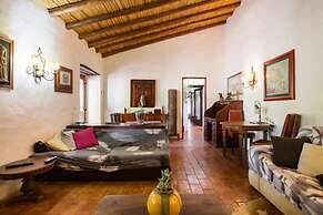 Porches Private Pool Villa 17 Guests