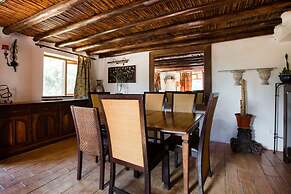 Porches Private Pool Villa 17 Guests