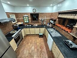 Porches Private Pool Villa 17 Guests