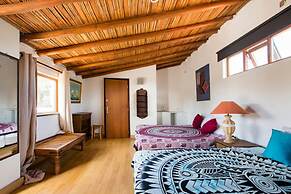 Porches Private Pool Villa 17 Guests