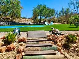 Porches Private Pool Villa 17 Guests