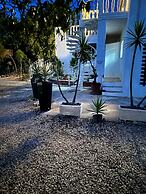 Porches Private Pool Villa 17 Guests