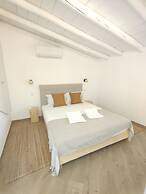 2 Floors Home Near Carvoeiro Slidesplash