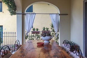 Francigena Loggia Pergola Shared Pool