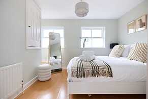 The Guildford Getaway - 3bdr With Garden
