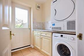 The Guildford Getaway - 3bdr With Garden