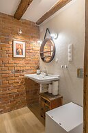 Oak Doors Apartament w Rynku ProperUNIT