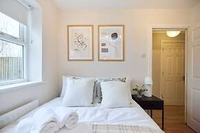 The Guildford Getaway - 3bdr With Garden