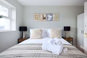 The Guildford Getaway - 3bdr With Garden