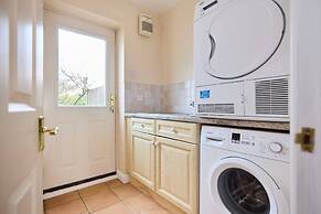 The Guildford Getaway - 3bdr With Garden