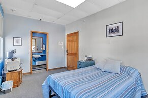 Foothills Lodge & Diner