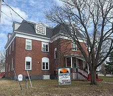 Foothills Lodge & Diner