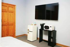 Foothills Lodge & Diner