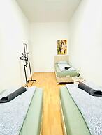 Rooms in Cozy 4BR Shared Apt Central