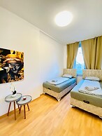 Rooms in Cozy 4BR Shared Apt Central
