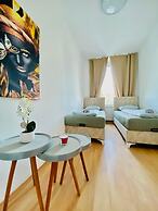 Rooms in Cozy 4BR Shared Apt Central