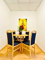 Rooms in Cozy 4BR Shared Apt Central