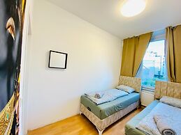 Rooms in Cozy 4BR Shared Apt Central