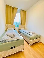 Rooms in Cozy 4BR Shared Apt Central