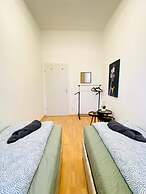 Rooms in Cozy 4BR Shared Apt Central