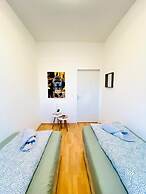 Rooms in Cozy 4BR Shared Apt Central