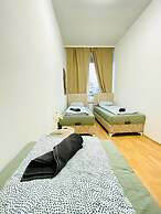 Rooms in Cozy 4BR Shared Apt Central