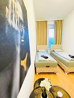 Rooms in Cozy 4BR Shared Apt Central