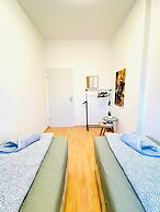 Rooms in Cozy 4BR Shared Apt Central