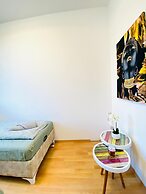 Rooms in Cozy 4BR Shared Apt Central