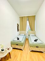Rooms in Cozy 4BR Shared Apt Central