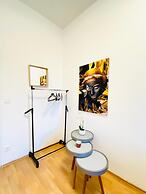 Rooms in Cozy 4BR Shared Apt Central