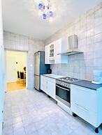 Rooms in Cozy 4BR Shared Apt Central