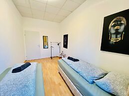 Rooms in Cozy 4BR Shared Apt Central