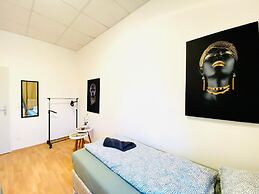 Rooms in Cozy 4BR Shared Apt Central