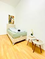 Rooms in Cozy 4BR Shared Apt Central