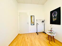 Rooms in Cozy 4BR Shared Apt Central