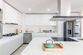 Luxury 4BR in Usaqu n