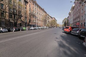 Charming Trastevere Apartment in Heart of Rome