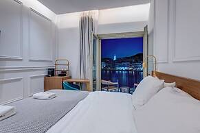Eclectic Syros