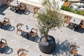 Eclectic Syros